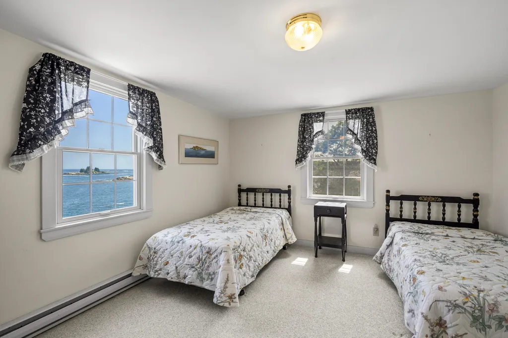 183 Maine 32 Bristol ME 04554