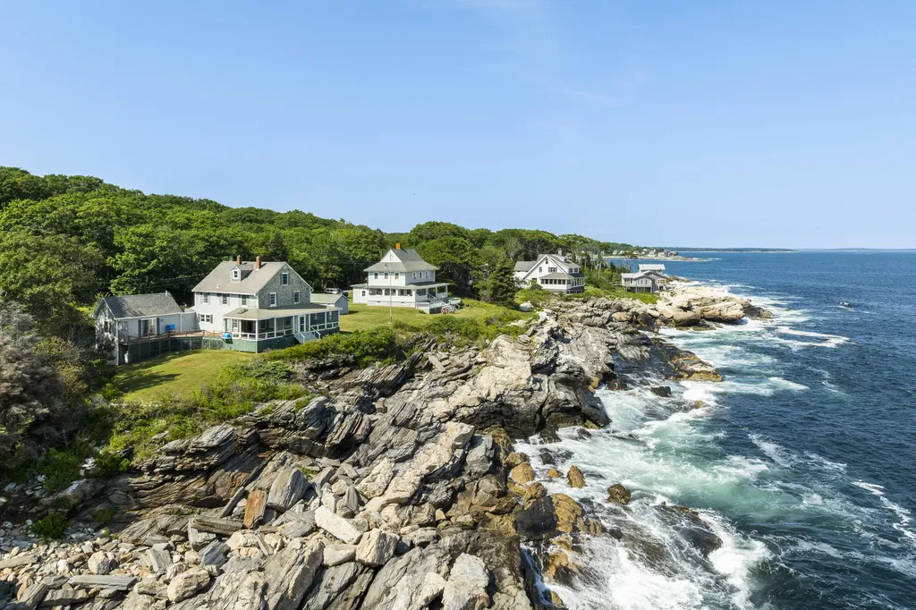 183 Maine 32 Bristol ME 04554
