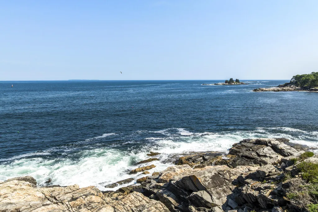 183 Maine 32 Bristol ME 04554