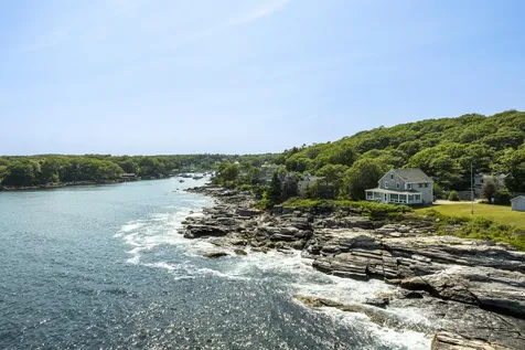 183 Maine 32 Bristol ME 04554