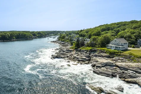 183 Maine 32 Bristol ME 04554