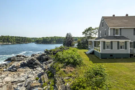 183 Maine 32 Bristol ME 04554
