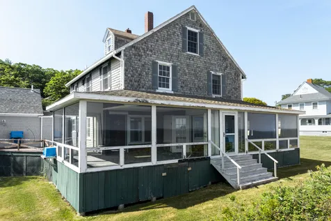 183 Maine 32 Bristol ME 04554
