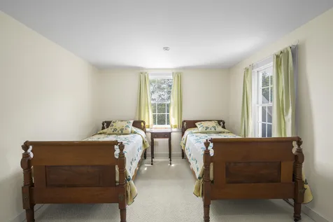 183 Maine 32 Bristol ME 04554