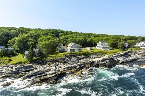 183 Maine 32 Bristol ME 04554