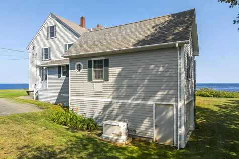 183 Maine 32 Bristol ME 04554