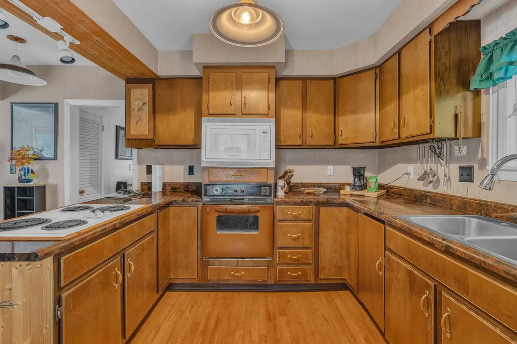 77 Center Street Bangor ME 04401