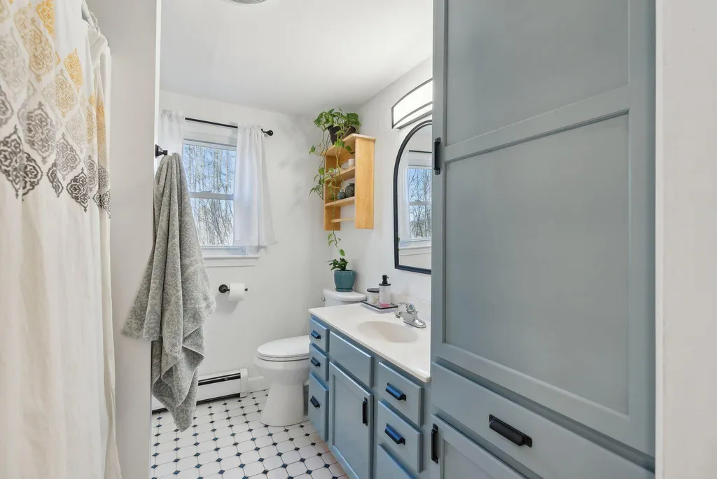 8 Dutton Hill Road Windham ME 04062