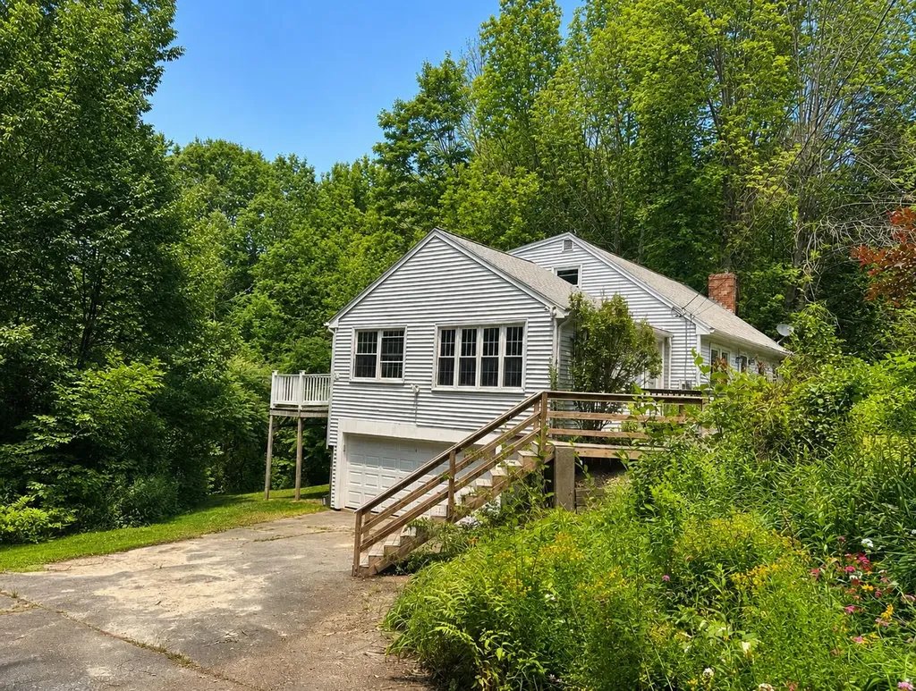 8 Dutton Hill Road Windham ME 04062