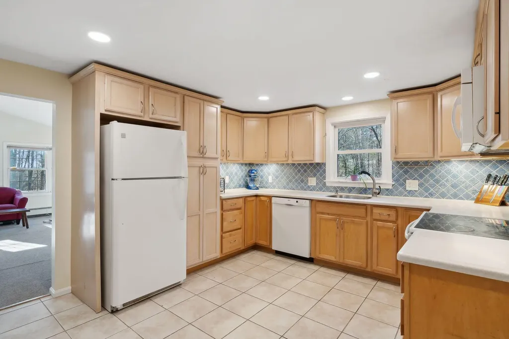 8 Dutton Hill Road Windham ME 04062