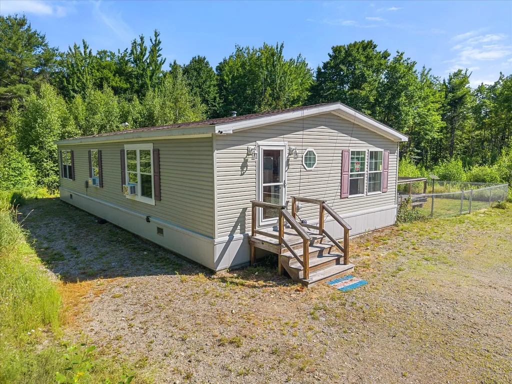 2061 State Highway 193 Beddington ME 04622