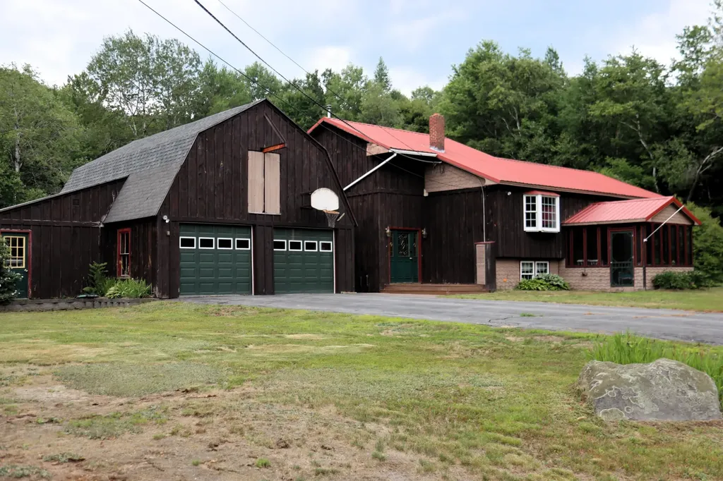 9 Glover Road Rumford ME 04276