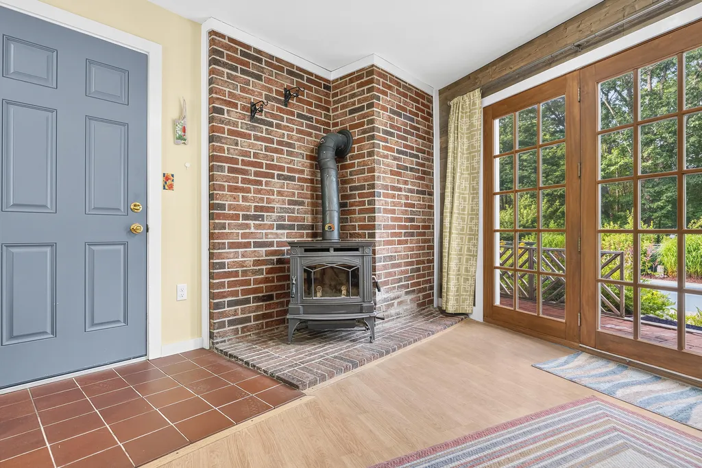 19 Oak Ridge Drive Wiscasset ME 04578