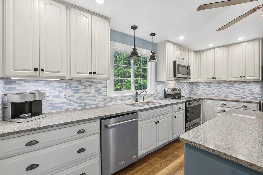19 Oak Ridge Drive Wiscasset ME 04578