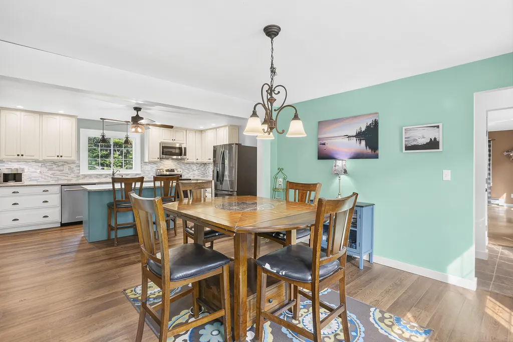 19 Oak Ridge Drive Wiscasset ME 04578