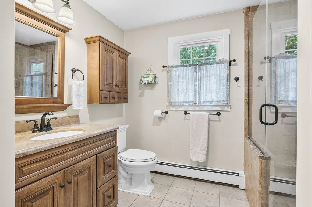 19 Oak Ridge Drive Wiscasset ME 04578
