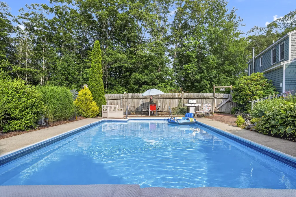 19 Oak Ridge Drive Wiscasset ME 04578