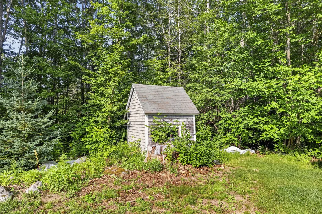 19 Oak Ridge Drive Wiscasset ME 04578