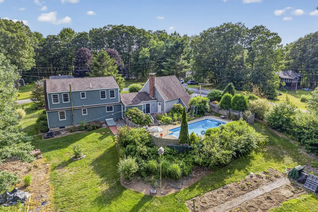19 Oak Ridge Drive Wiscasset ME 04578