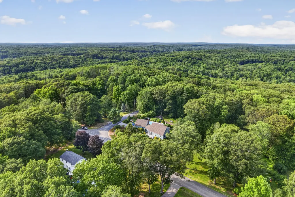 19 Oak Ridge Drive Wiscasset ME 04578
