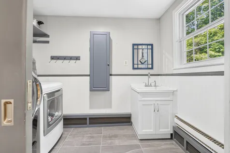 19 Oak Ridge Drive Wiscasset ME 04578