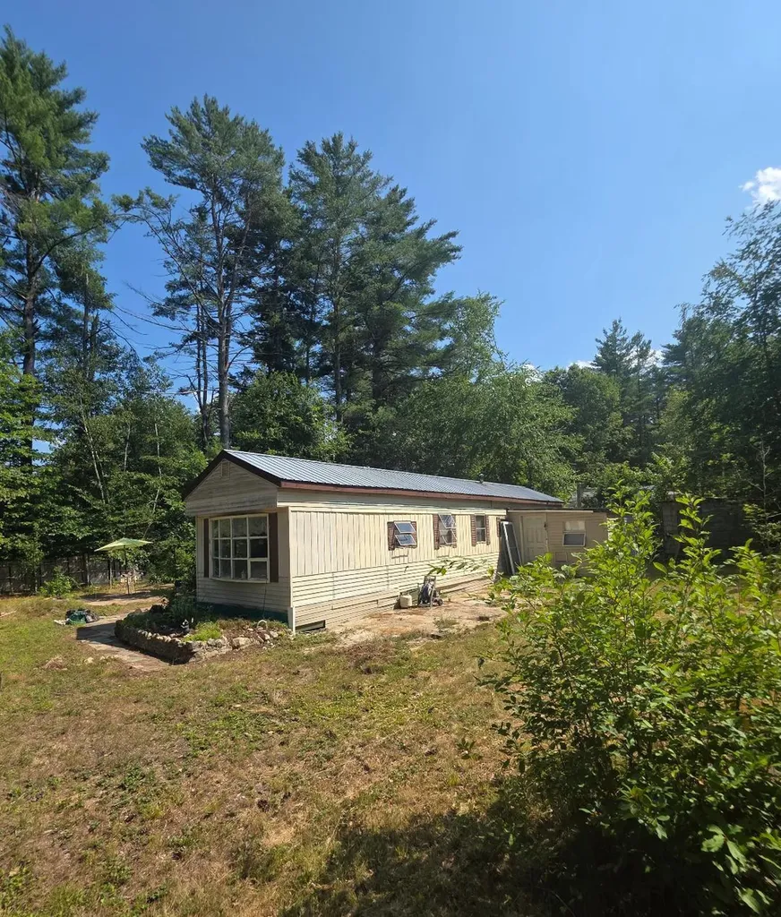 8 Apache Lane Lebanon ME 04027