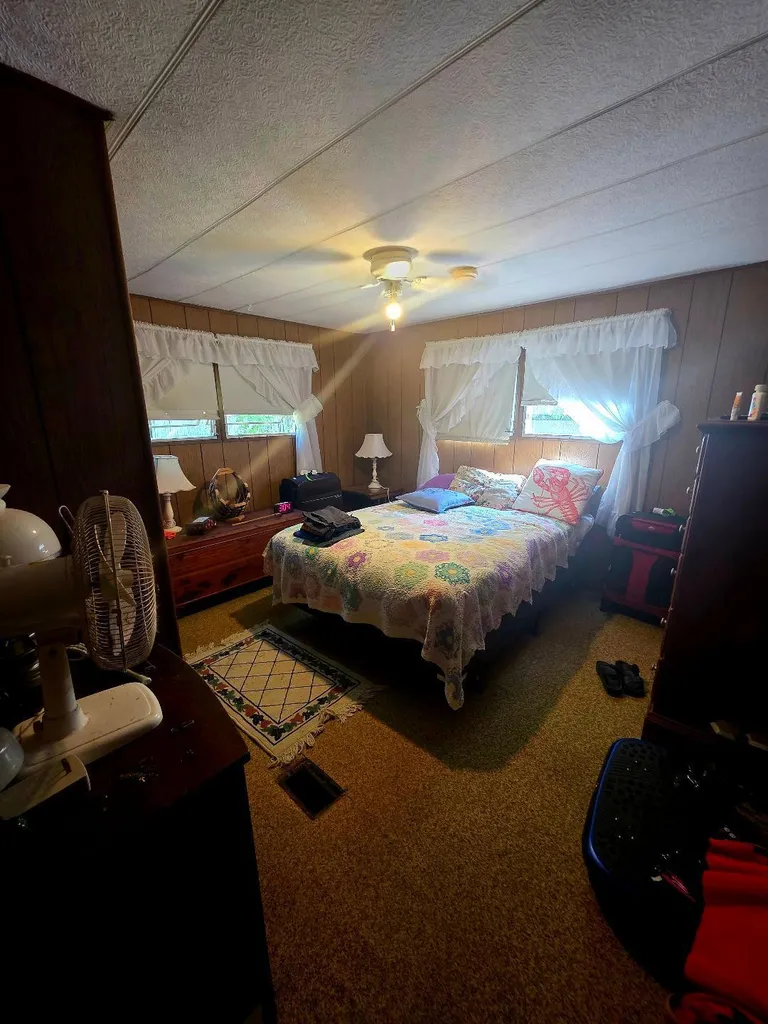 8 Apache Lane Lebanon ME 04027