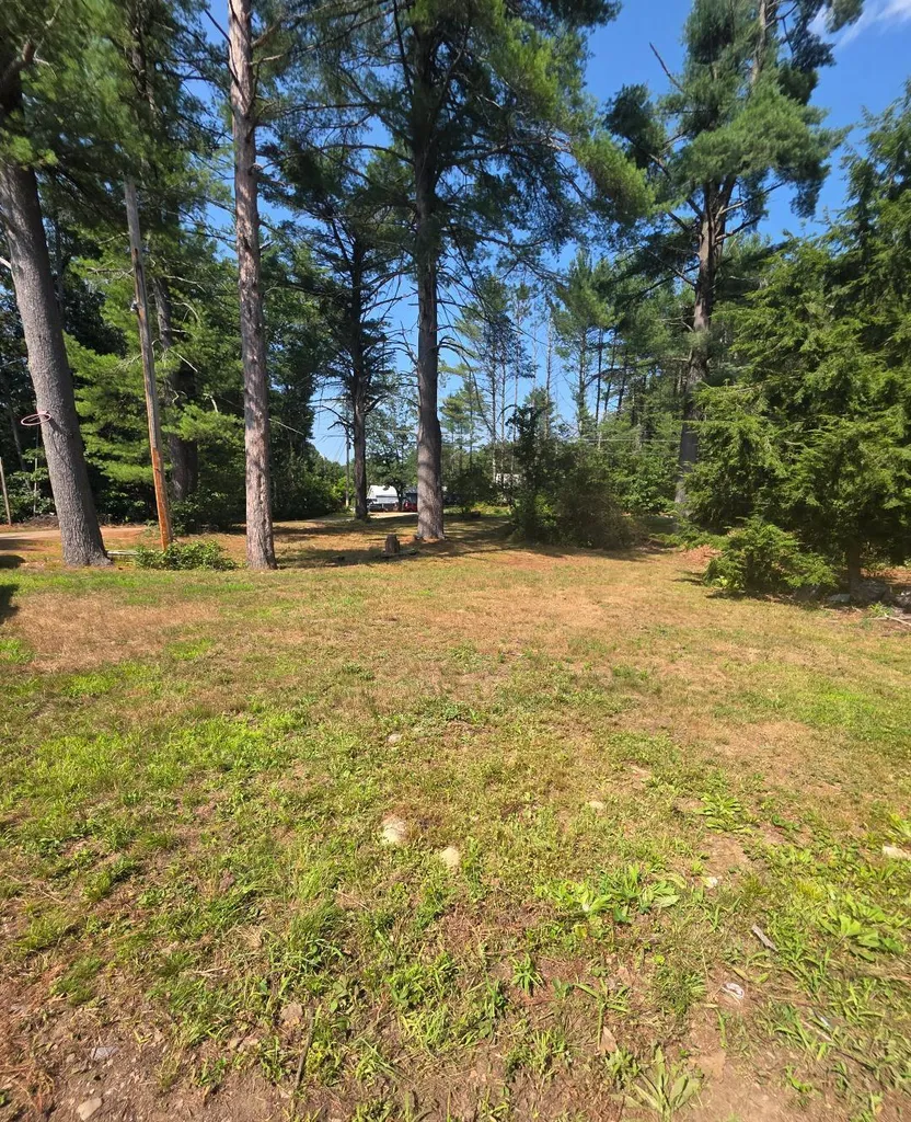 8 Apache Lane Lebanon ME 04027