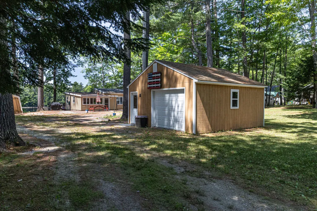136 Hogan Pond Lane Oxford ME 04270