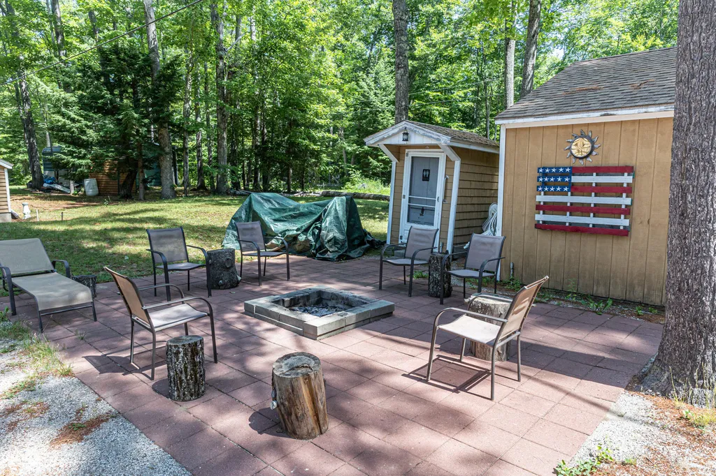 136 Hogan Pond Lane Oxford ME 04270