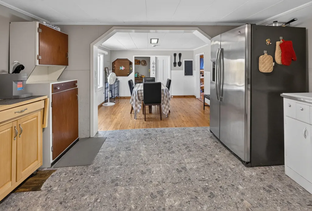 136 Hogan Pond Lane Oxford ME 04270