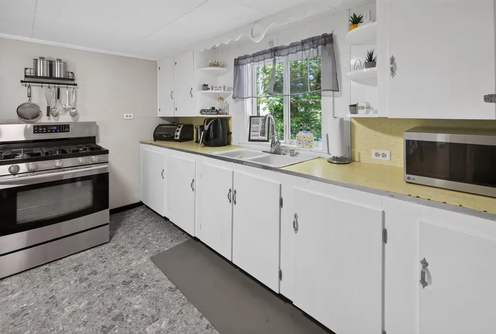 136 Hogan Pond Lane Oxford ME 04270