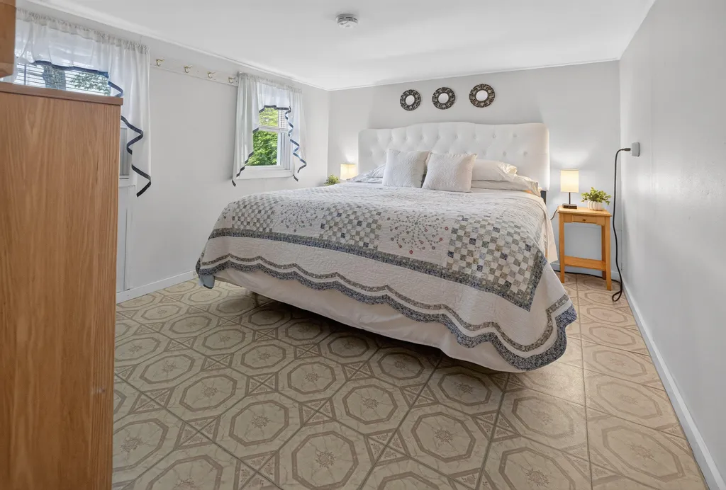 136 Hogan Pond Lane Oxford ME 04270