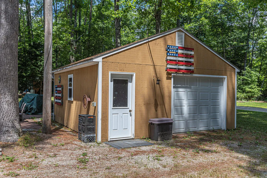 136 Hogan Pond Lane Oxford ME 04270