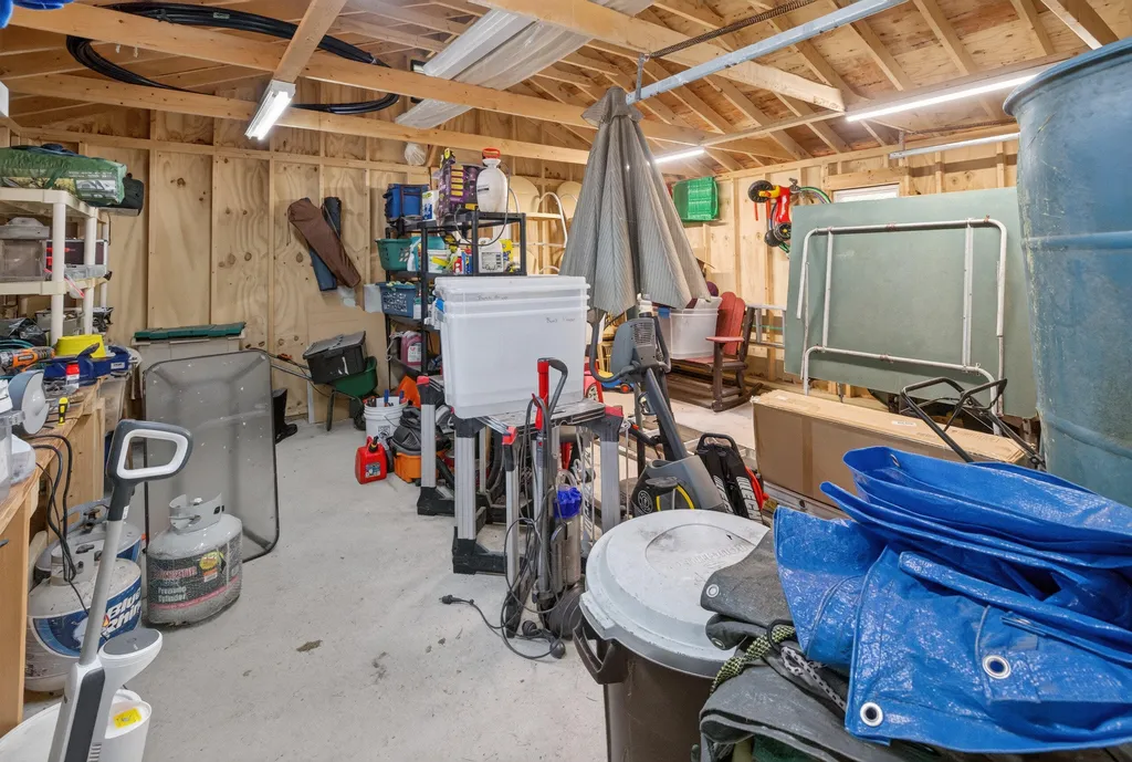 136 Hogan Pond Lane Oxford ME 04270