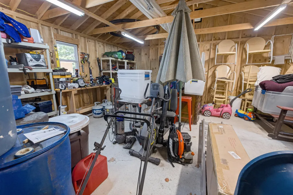 136 Hogan Pond Lane Oxford ME 04270