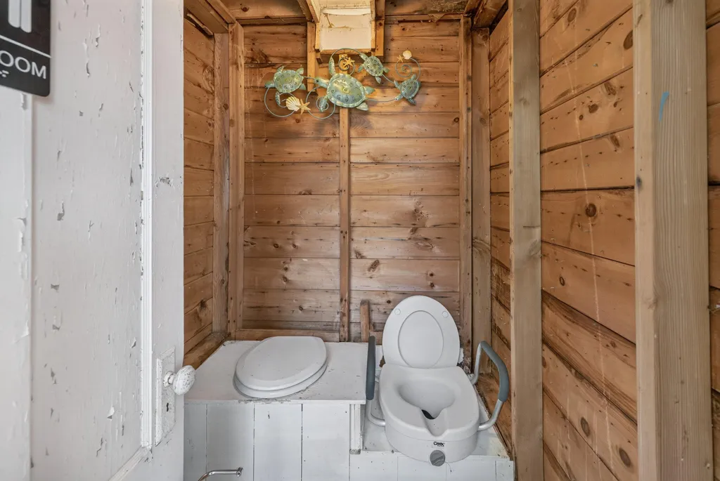 136 Hogan Pond Lane Oxford ME 04270
