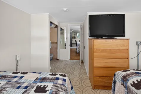 136 Hogan Pond Lane Oxford ME 04270