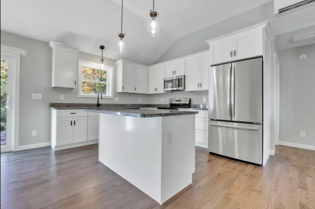 9 Oakland Street Saco ME 04072