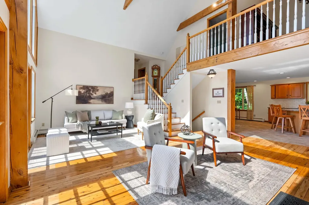 43 Hoyt Drive Monmouth ME 04259