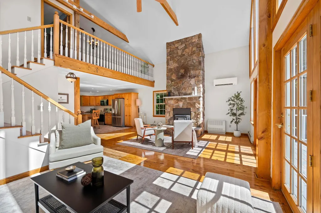 43 Hoyt Drive Monmouth ME 04259