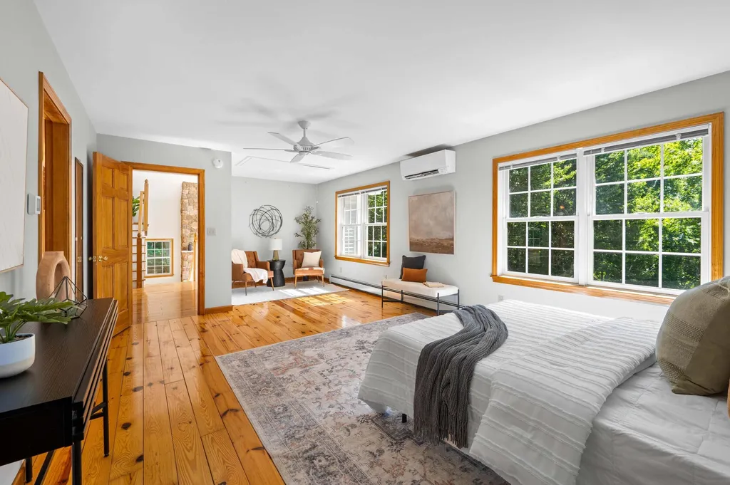 43 Hoyt Drive Monmouth ME 04259
