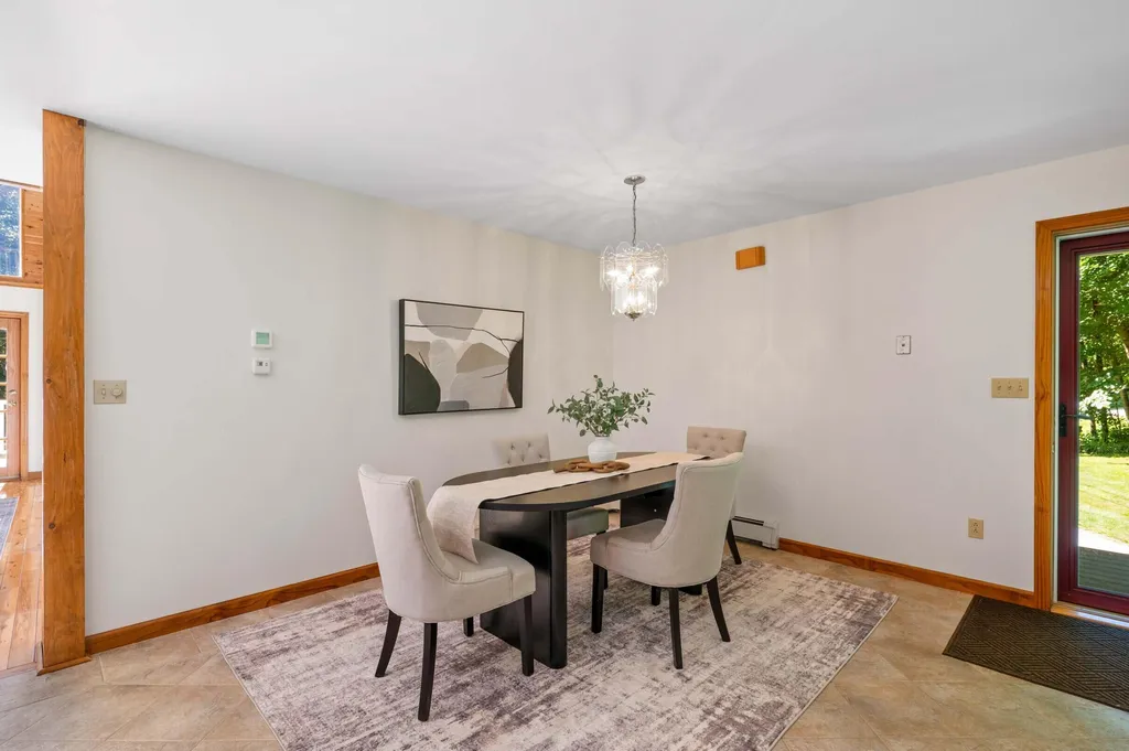 43 Hoyt Drive Monmouth ME 04259