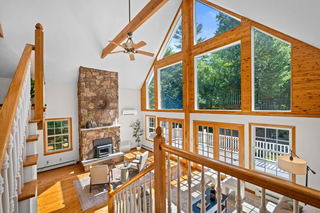 43 Hoyt Drive Monmouth ME 04259