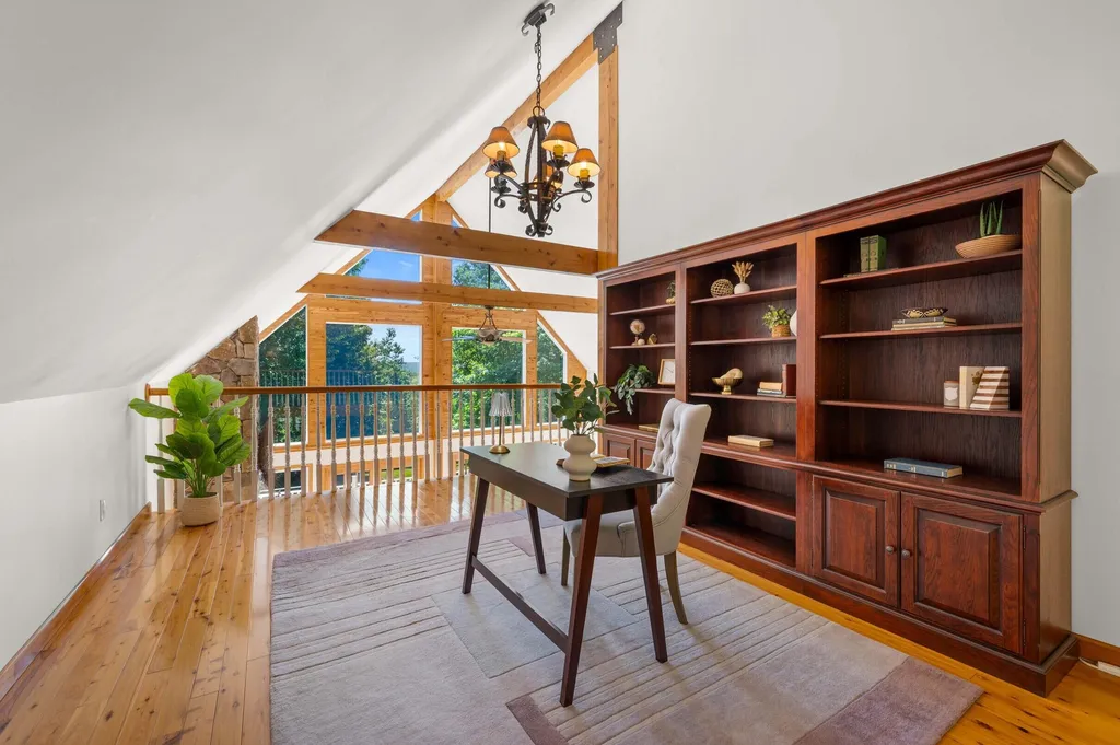 43 Hoyt Drive Monmouth ME 04259