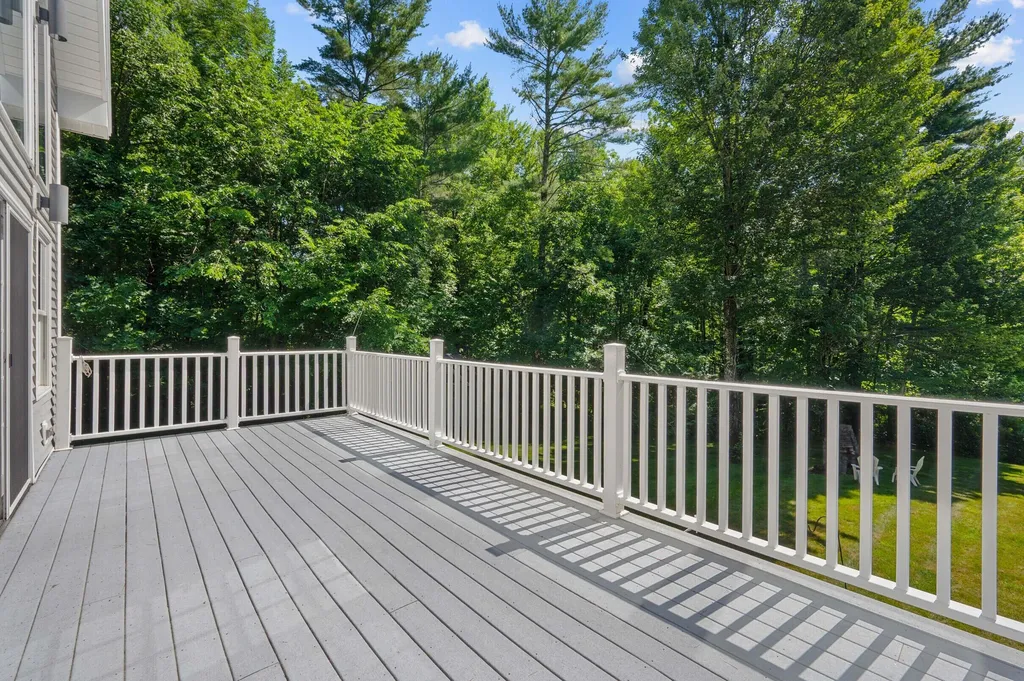 43 Hoyt Drive Monmouth ME 04259