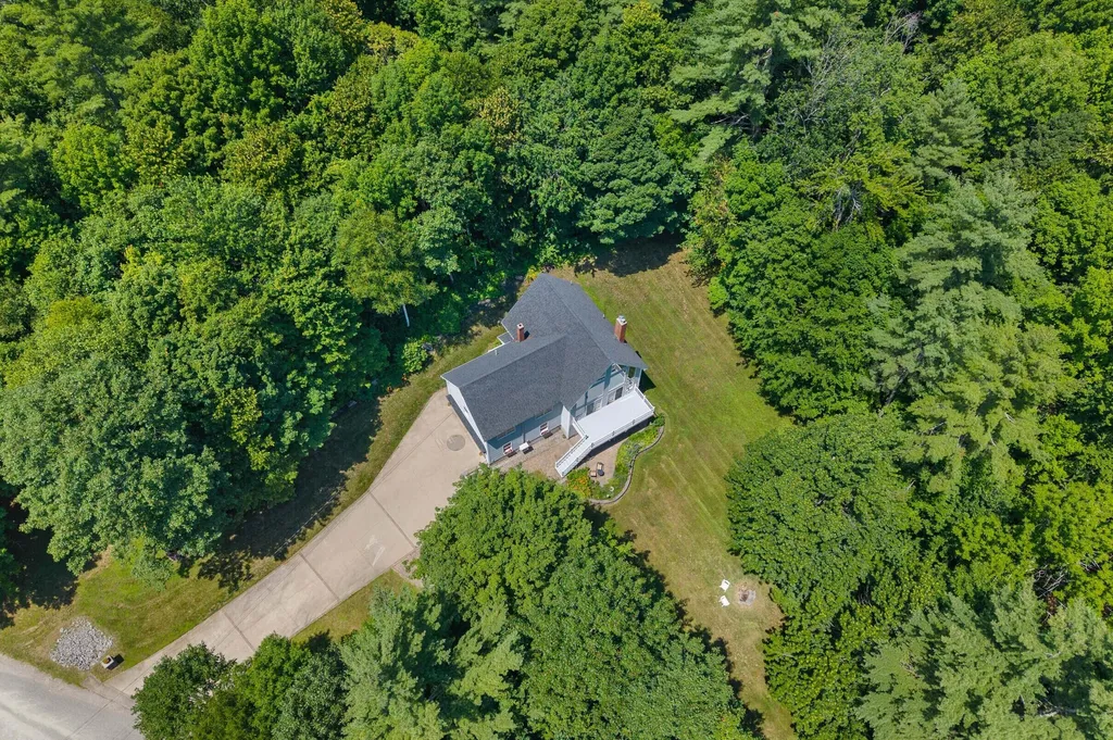 43 Hoyt Drive Monmouth ME 04259