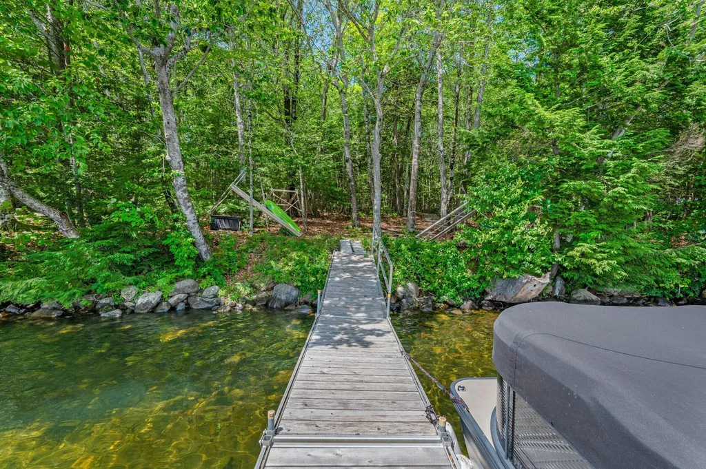43 Hoyt Drive Monmouth ME 04259