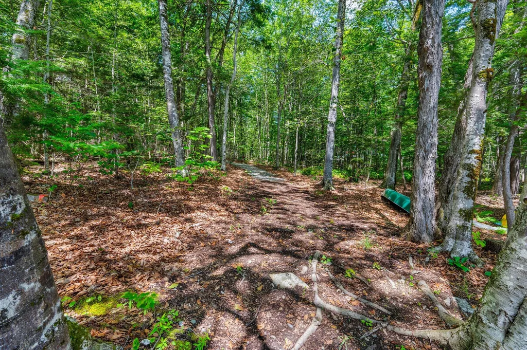 43 Hoyt Drive Monmouth ME 04259