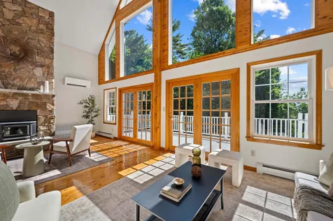 43 Hoyt Drive Monmouth ME 04259